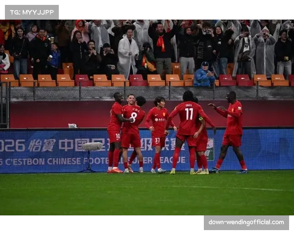 重庆铜梁龙密集防守客场拿分 五后卫链式防守成功限制津门虎双前锋